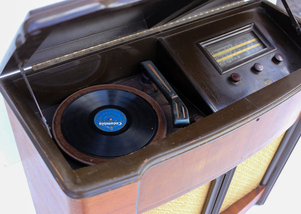 Original 1930's RCA Phonograph and Valve Radio