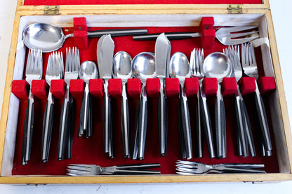 1970's Eetrite "Moderna" Canteen of Cutlery