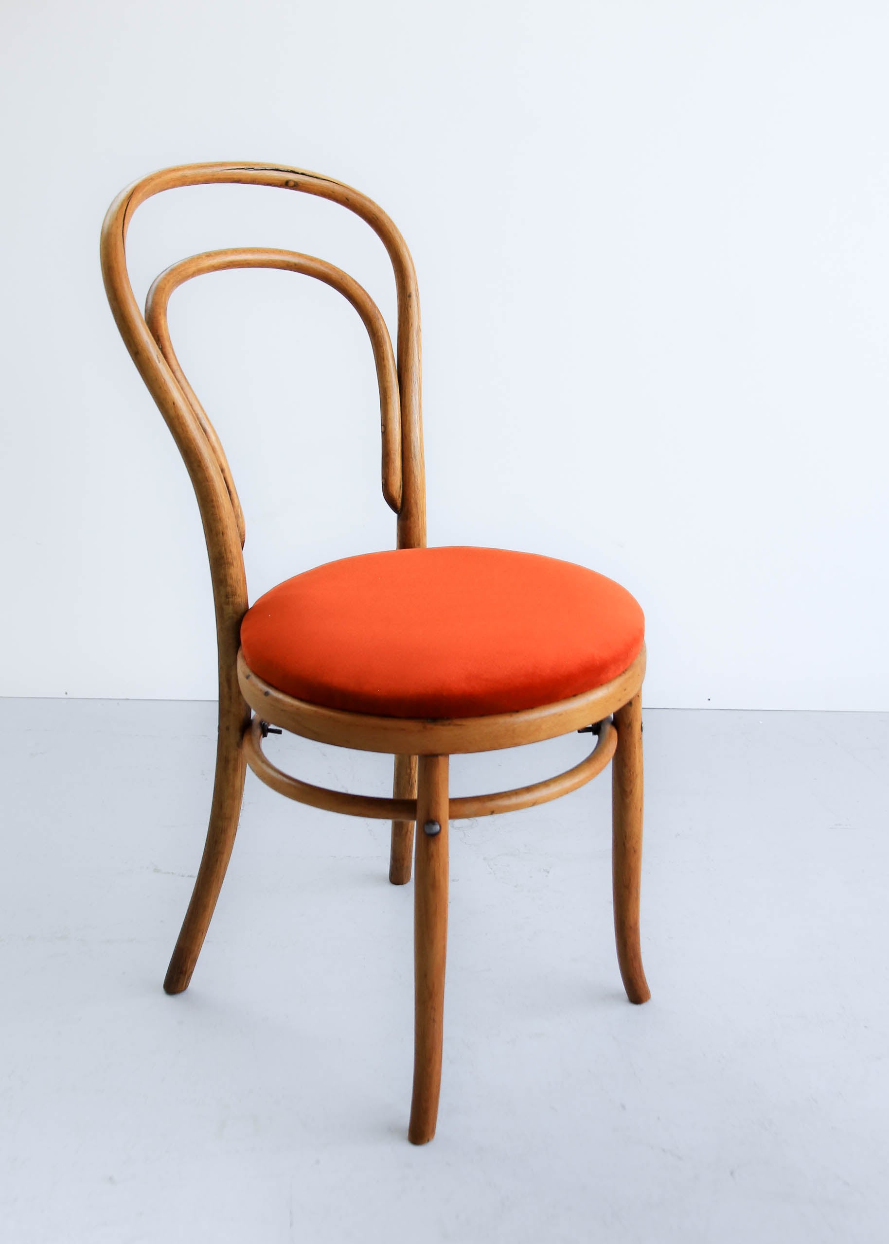 Three pairs of Vintage Bentwood Café Chairs – Huisraad Modern