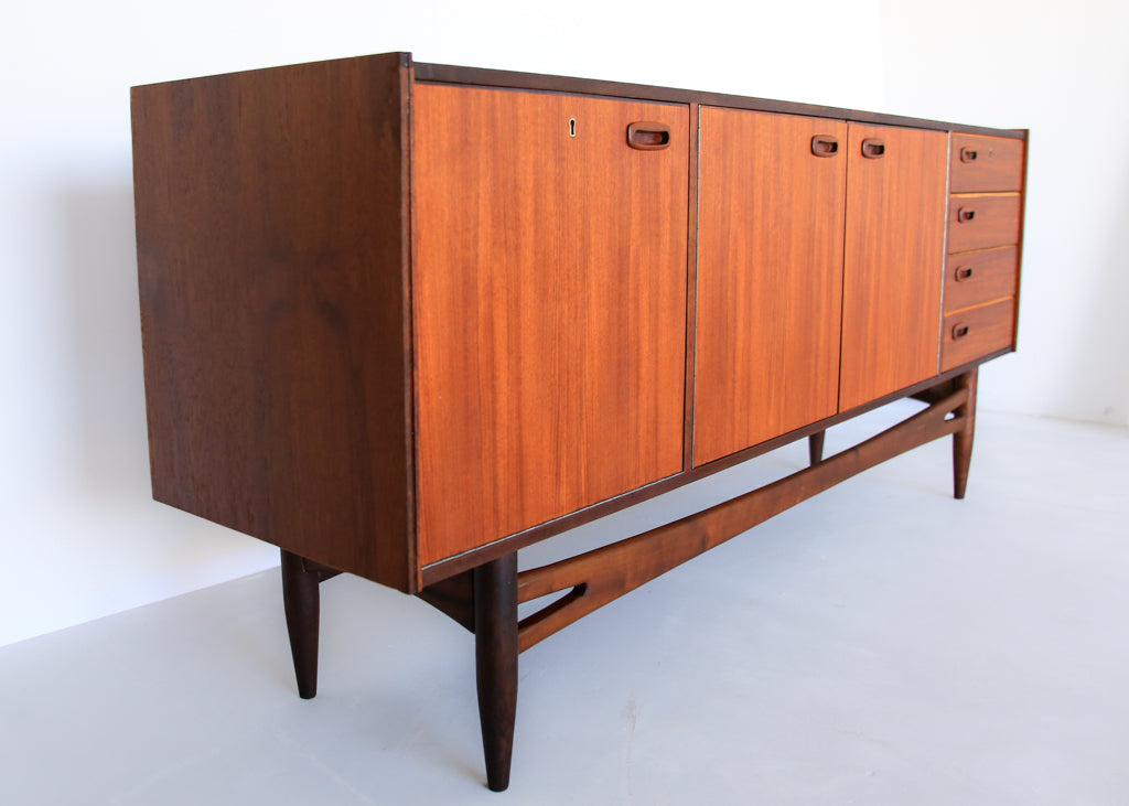 Teak Frystark Sideboard