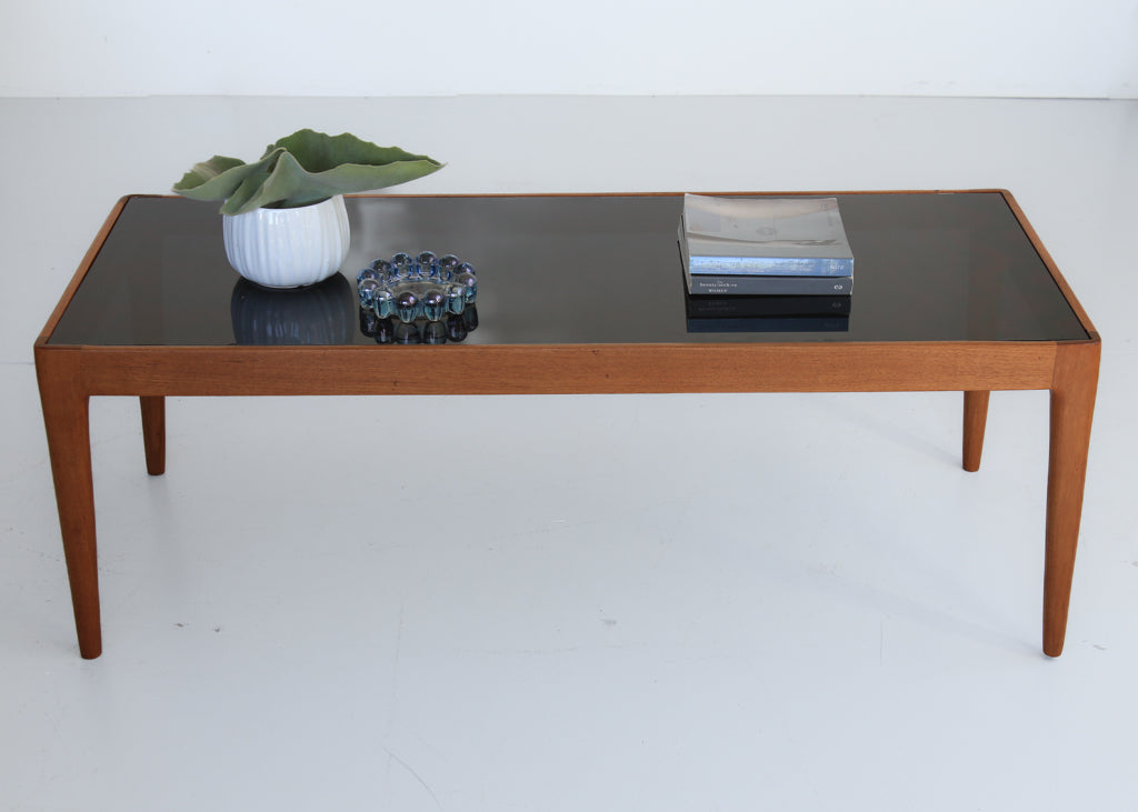 The Huisraad Modern Piekfyn Coffee Table - small and large