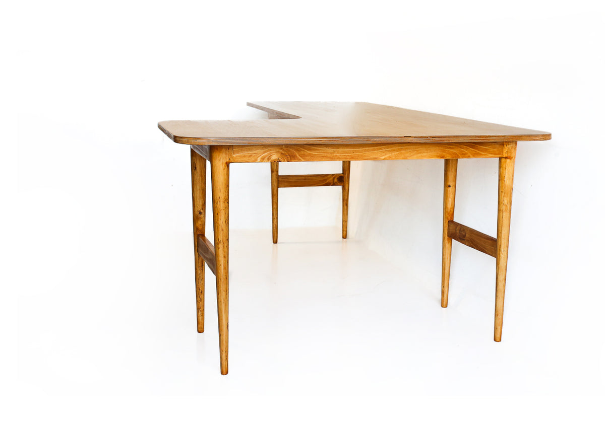 The Princess Chris L-shape Desk - made by Huisraad