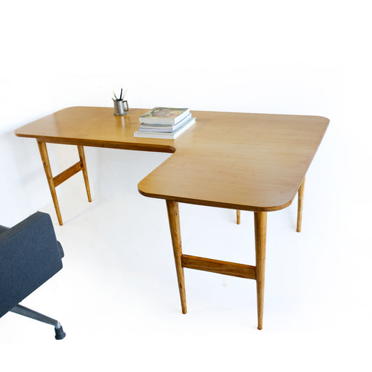 The Princess Chris L-shape Desk - made by Huisraad