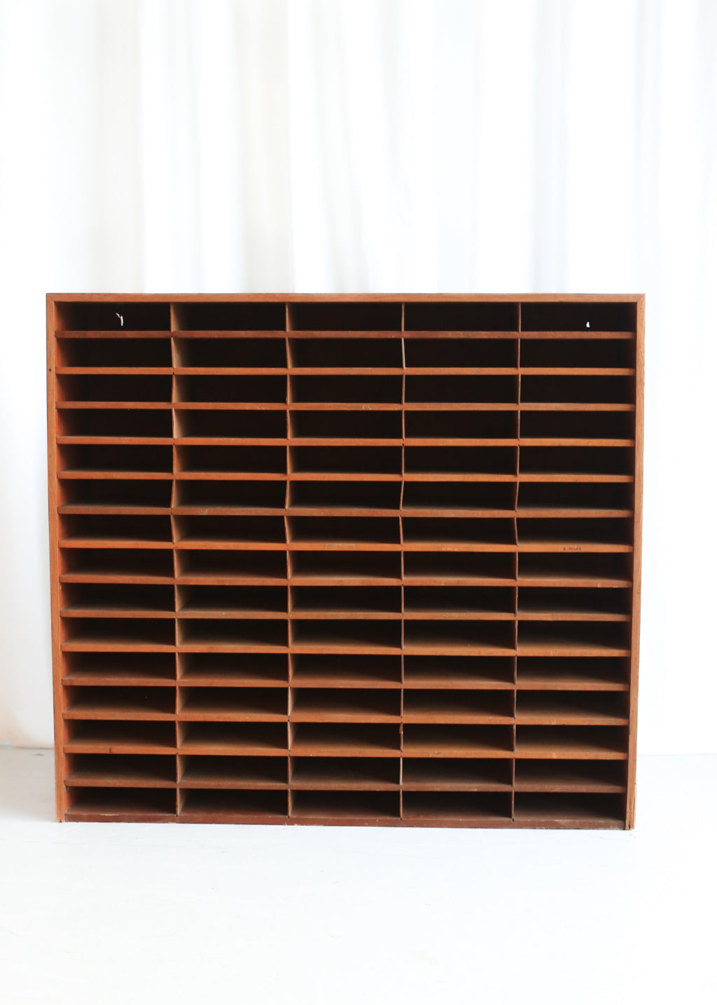 Pigeon Hole Shelf