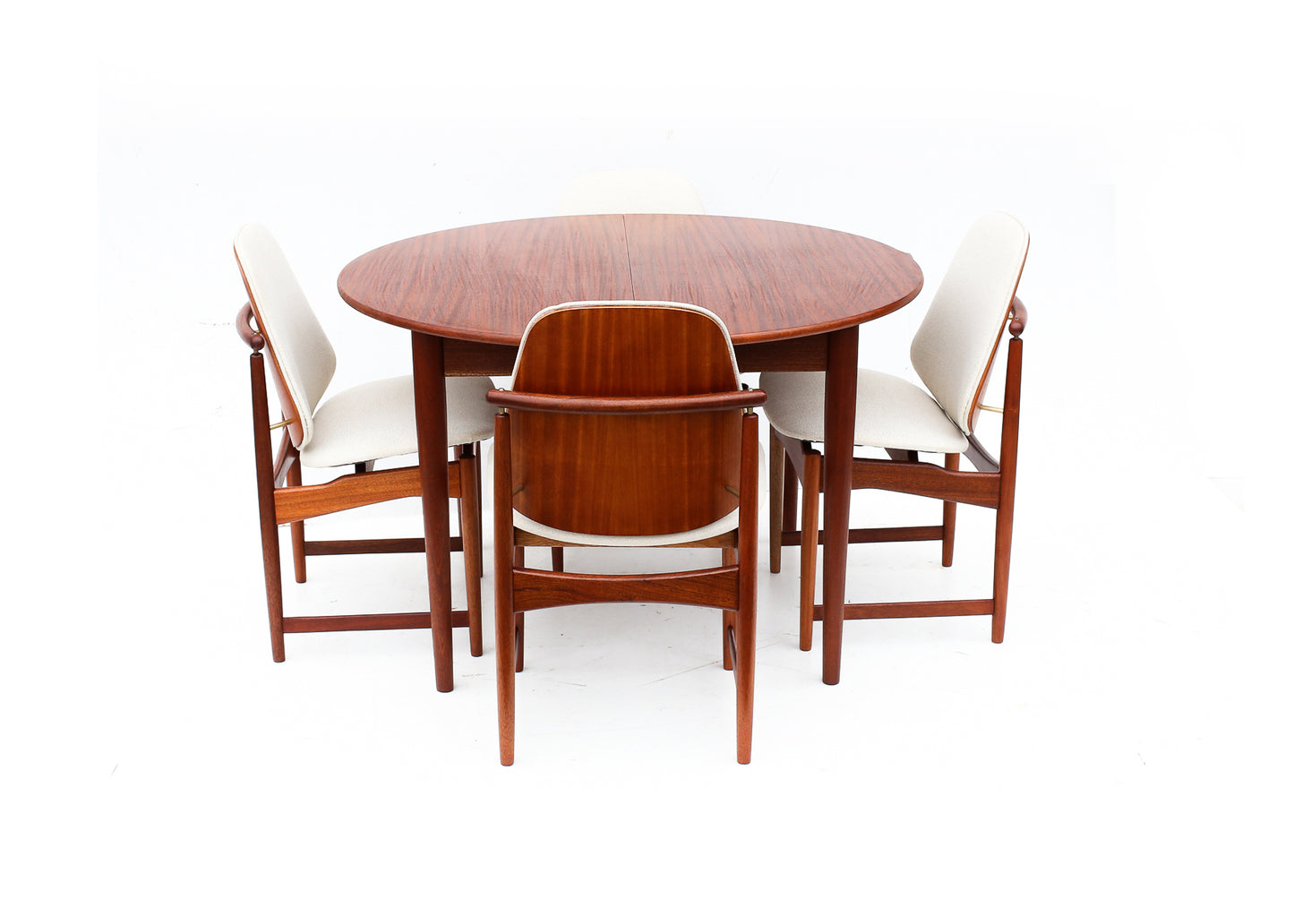 Frystark Extendable Dining Table
