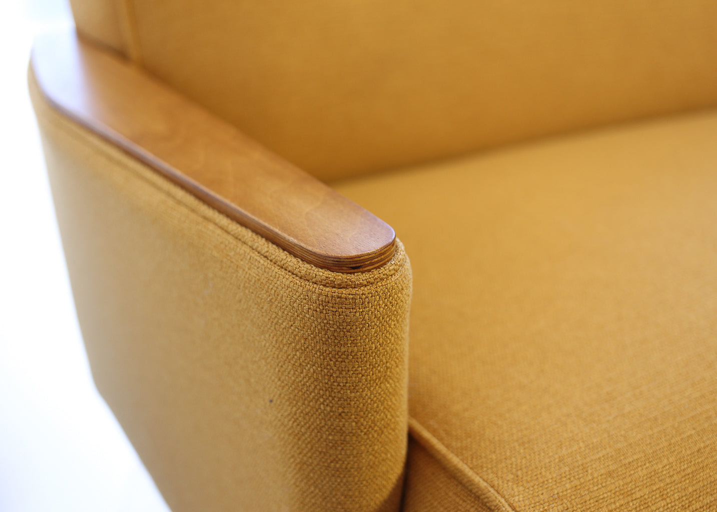 The Huisraad Modern Ladidah Sofa