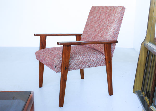 Simple Mid-Century Modern Armchair