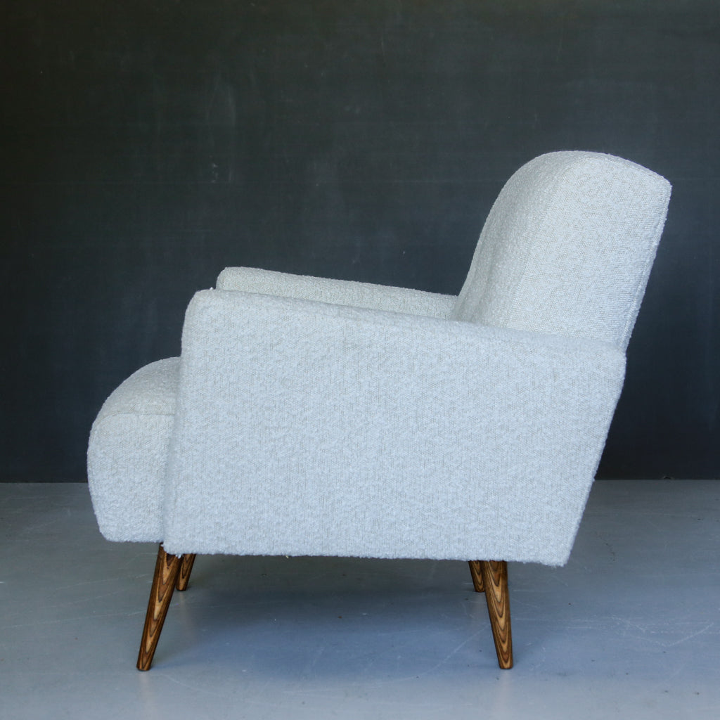 The Huisraad Modern Lazygirl Chair