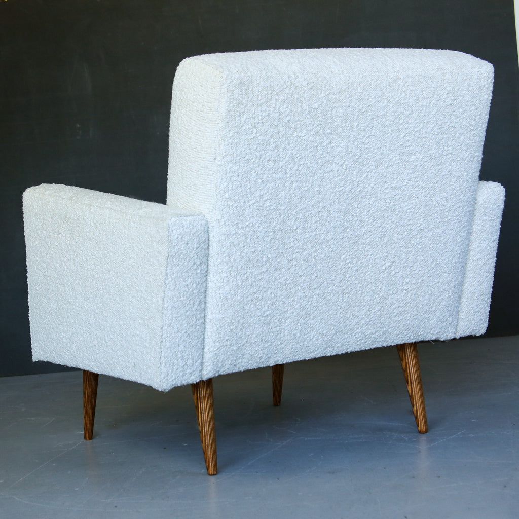 The Huisraad Modern Lazygirl Chair