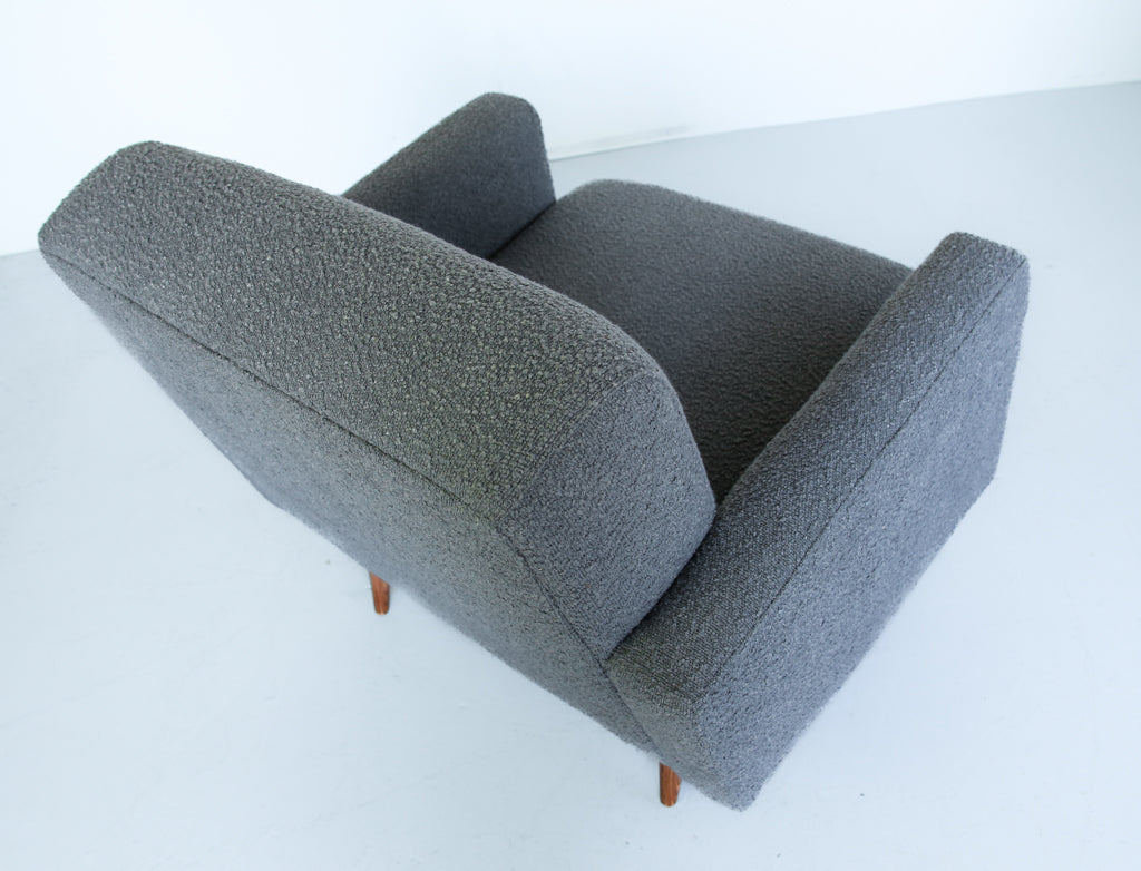 The Huisraad Modern Lazygirl Chair