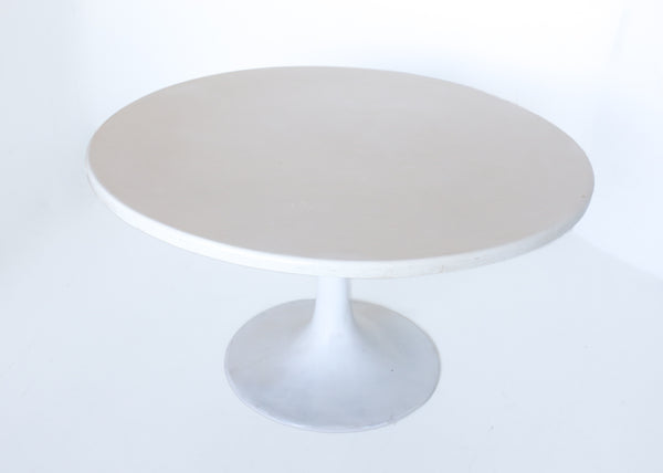 Six Retro Tulip Chairs and Round Table