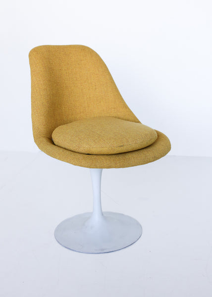 Six Retro Tulip Chairs and Round Table