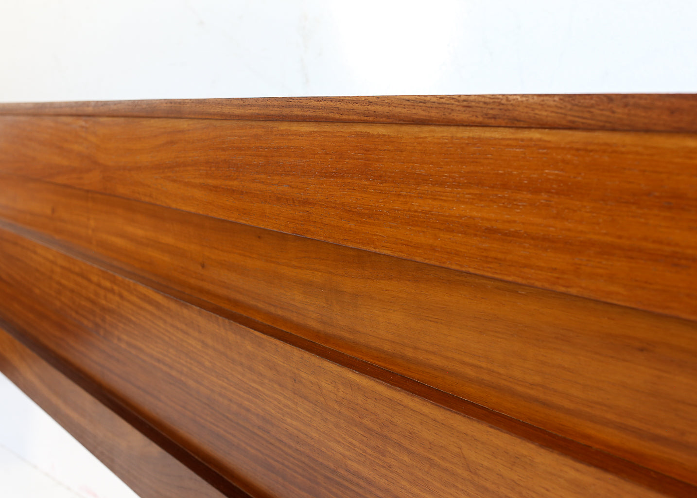 Queen Kiaat Headboard with Pedestals