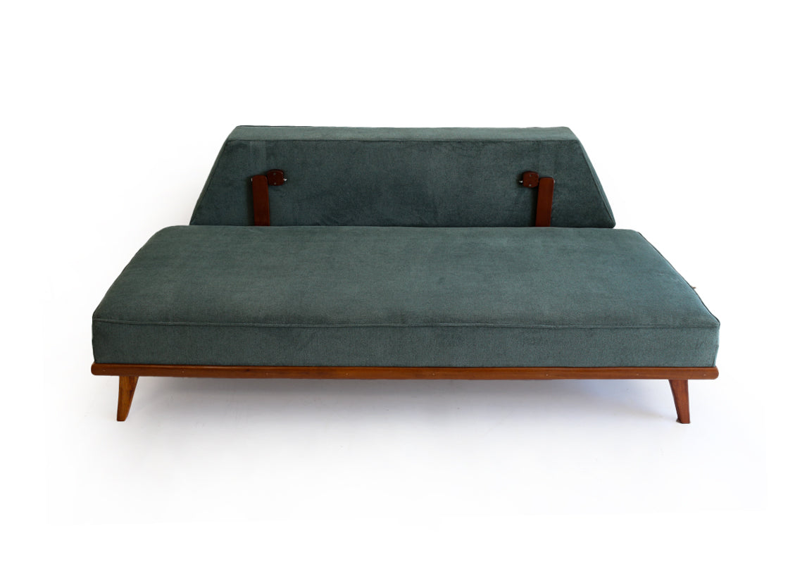 Vintage Style Ooh-Lala Daybed
