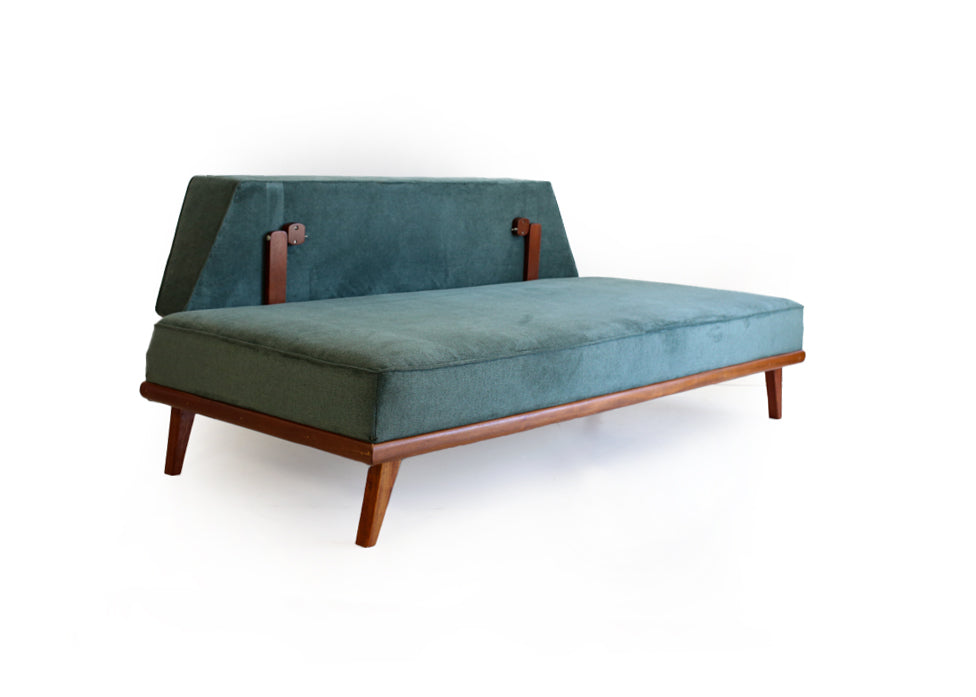Vintage Style Ooh-Lala Daybed