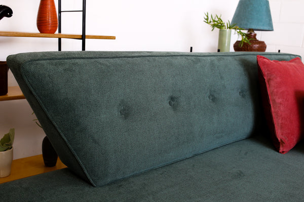 Vintage Style Ooh-Lala Daybed