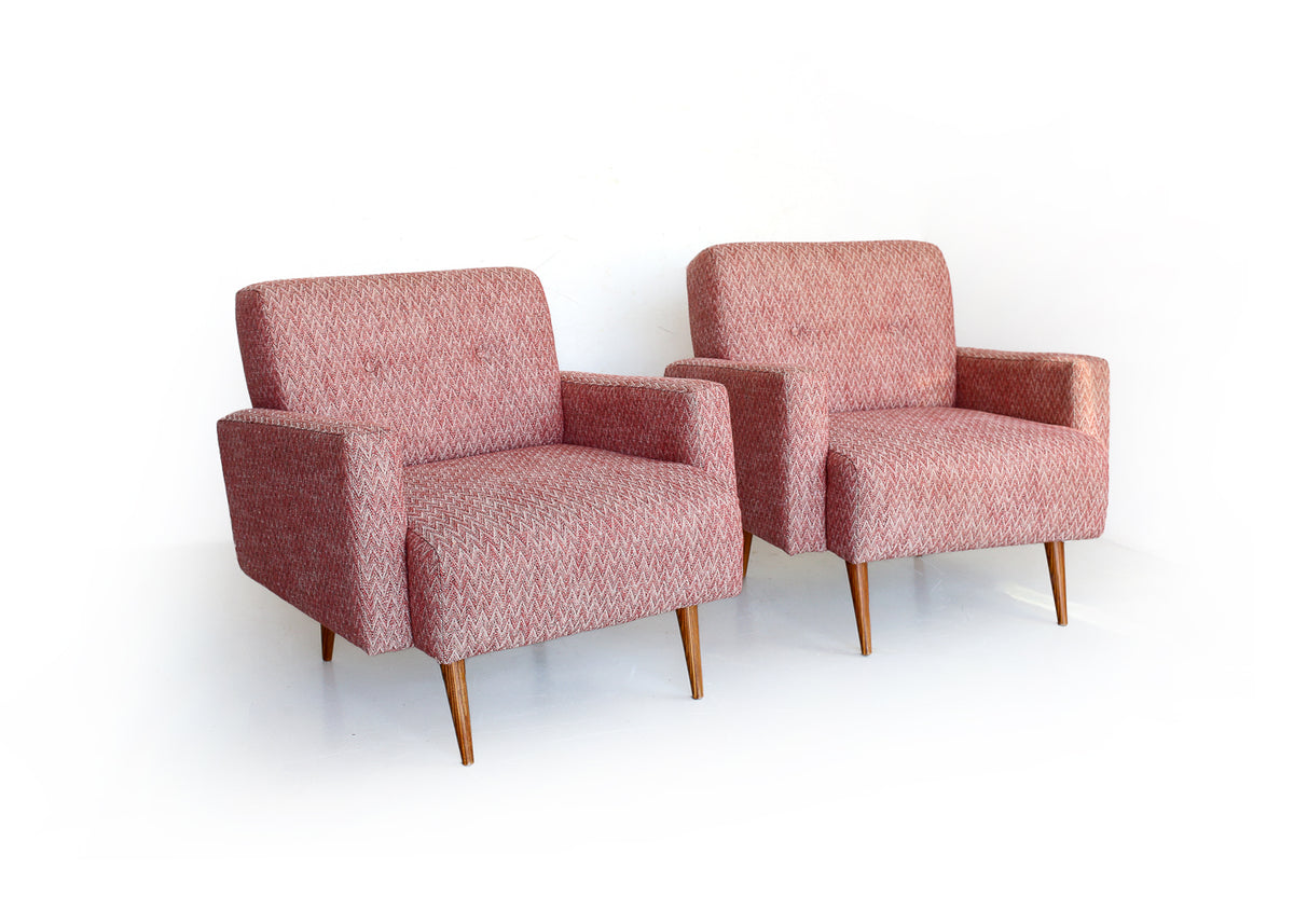 The Huisraad Modern Lazygirl Chair
