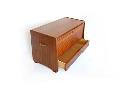 Vintage Kist with Drawer