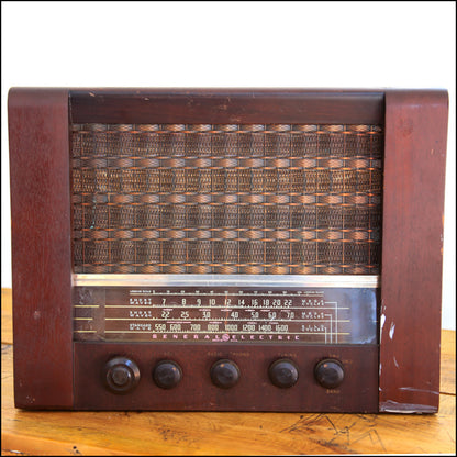 1940's General Electric Valve Radio and Record Player