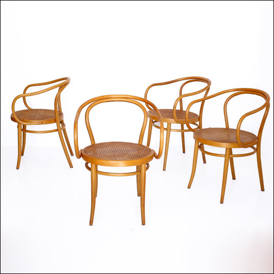 Set of Four Thonet Bentwood Armchairs B9/209, made by Ligna c.1940
