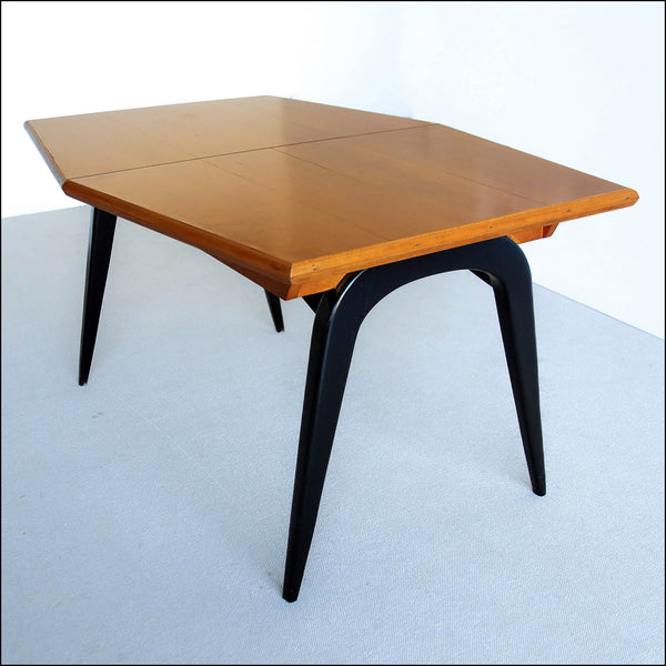 Extendable Dining Table for Four to Six Seats