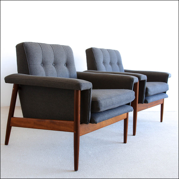 A Pair of Duros Armchairs