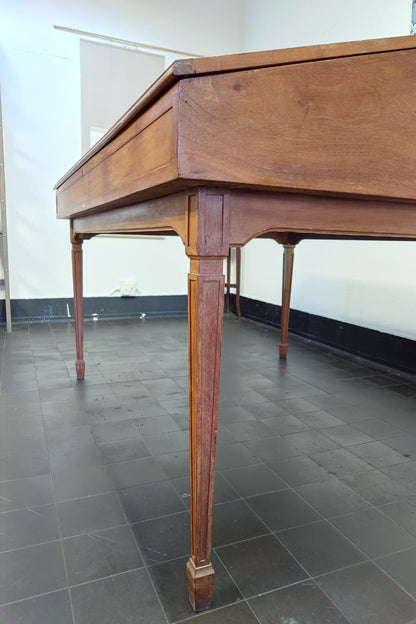 Brimble & Briggs Flip Top Display Cabinet