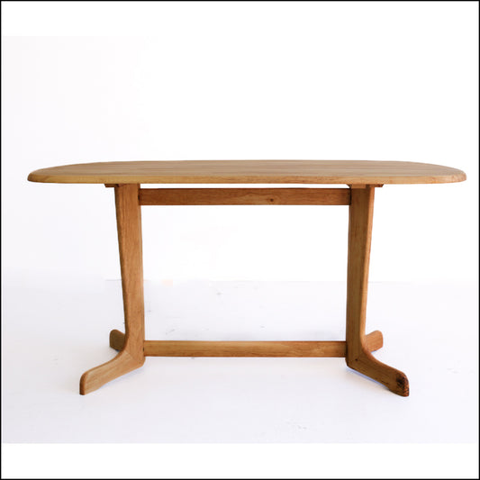 Wishbone Leg Dining Table