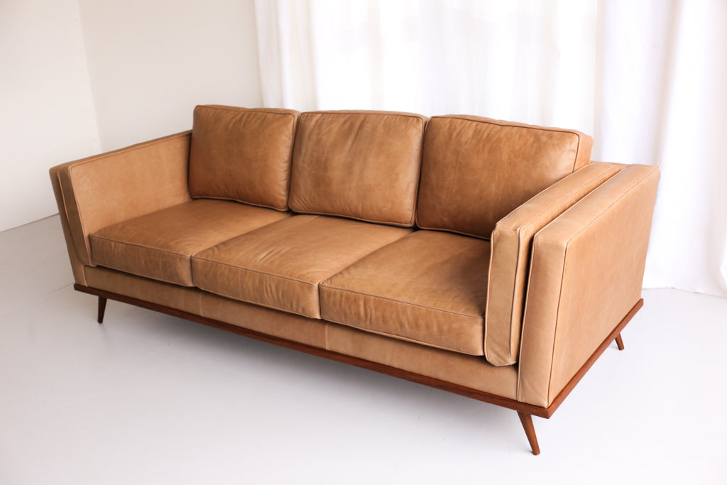 The Huisraad Modern Luísa Leather Sofa