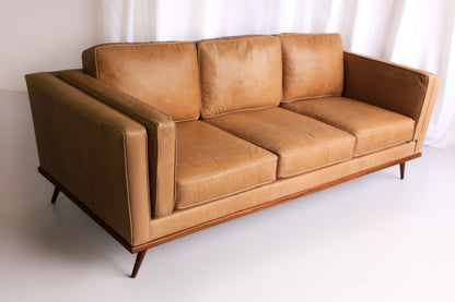 The Huisraad Modern Luísa Leather Sofa
