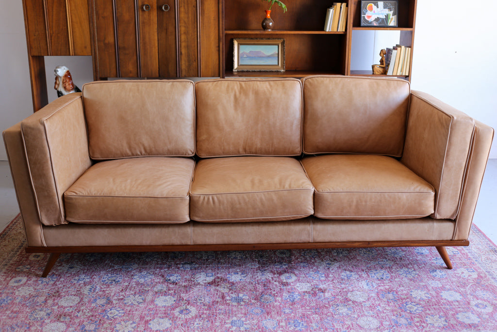 The Huisraad Modern Luísa Leather Sofa