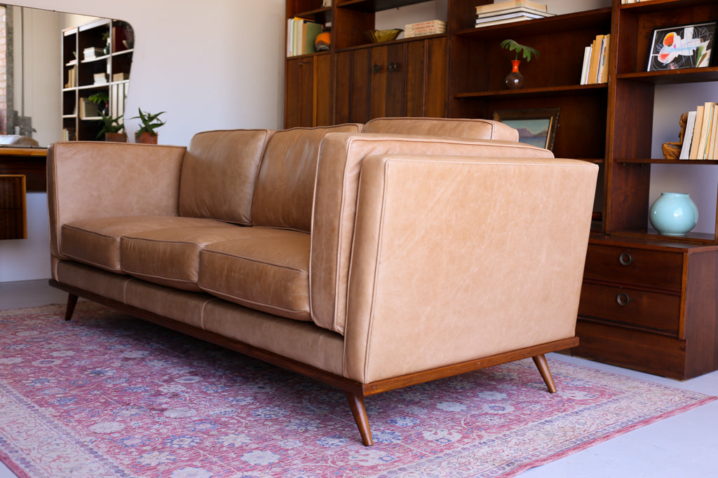 The Huisraad Modern Luísa Leather Sofa