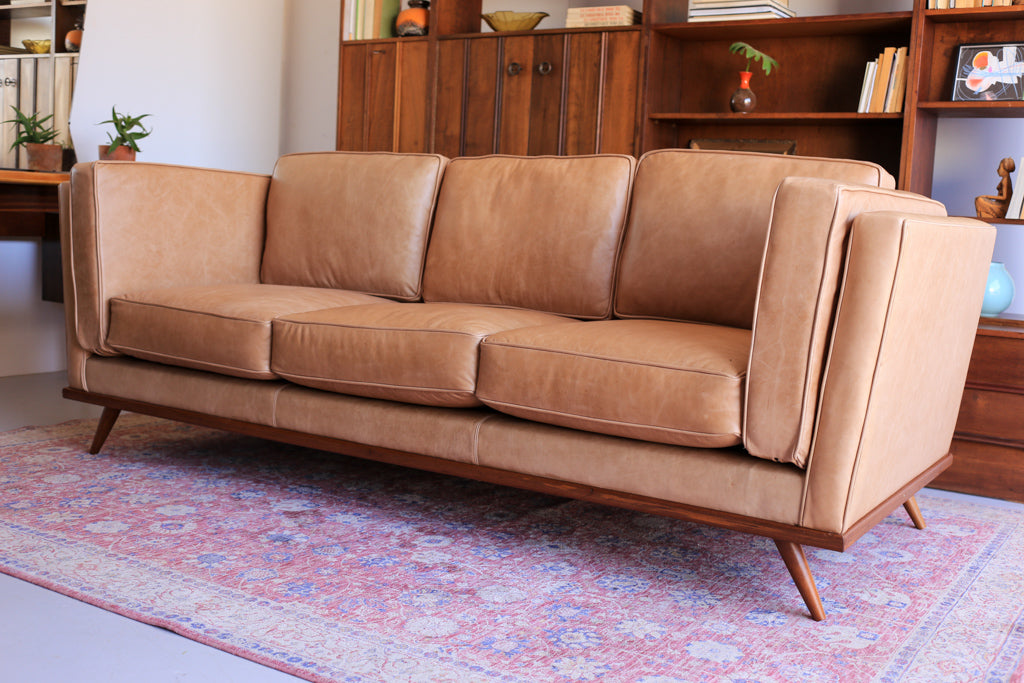 The Huisraad Modern Luísa Leather Sofa