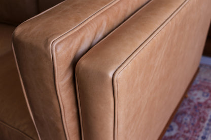 The Huisraad Modern Luísa Leather Sofa