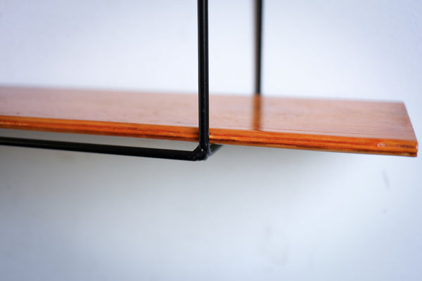 The Huisraad Modern Wallflower Shelf