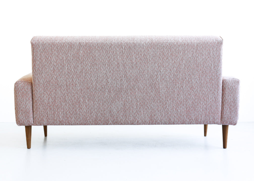 The Huisraad Modern Lula Settee