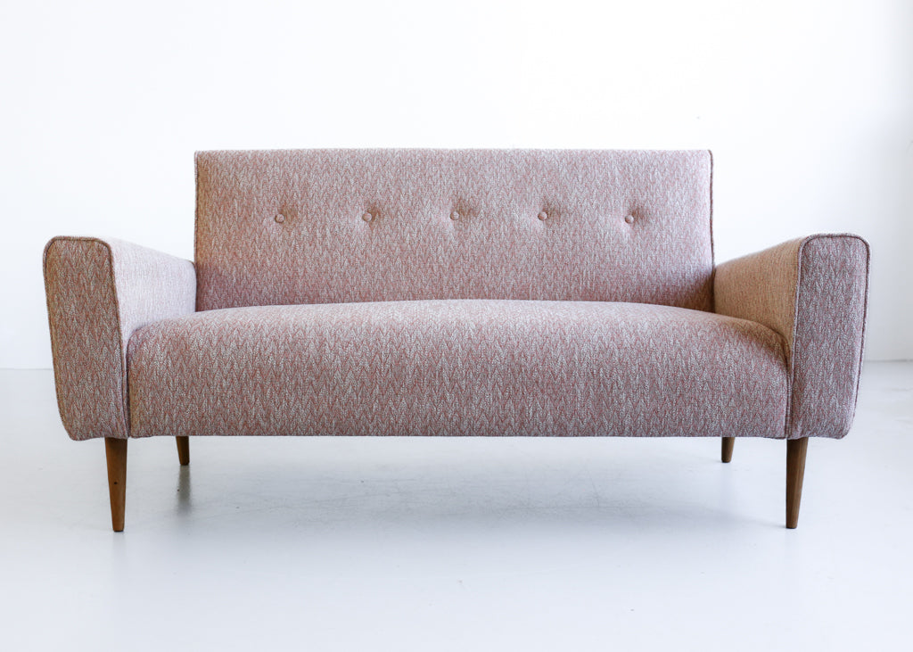 The Huisraad Modern Lula Settee