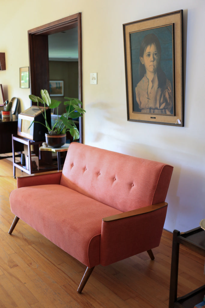 The Huisraad Modern Ladidah Settee