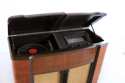 Original 1930's RCA Phonograph and Valve Radio