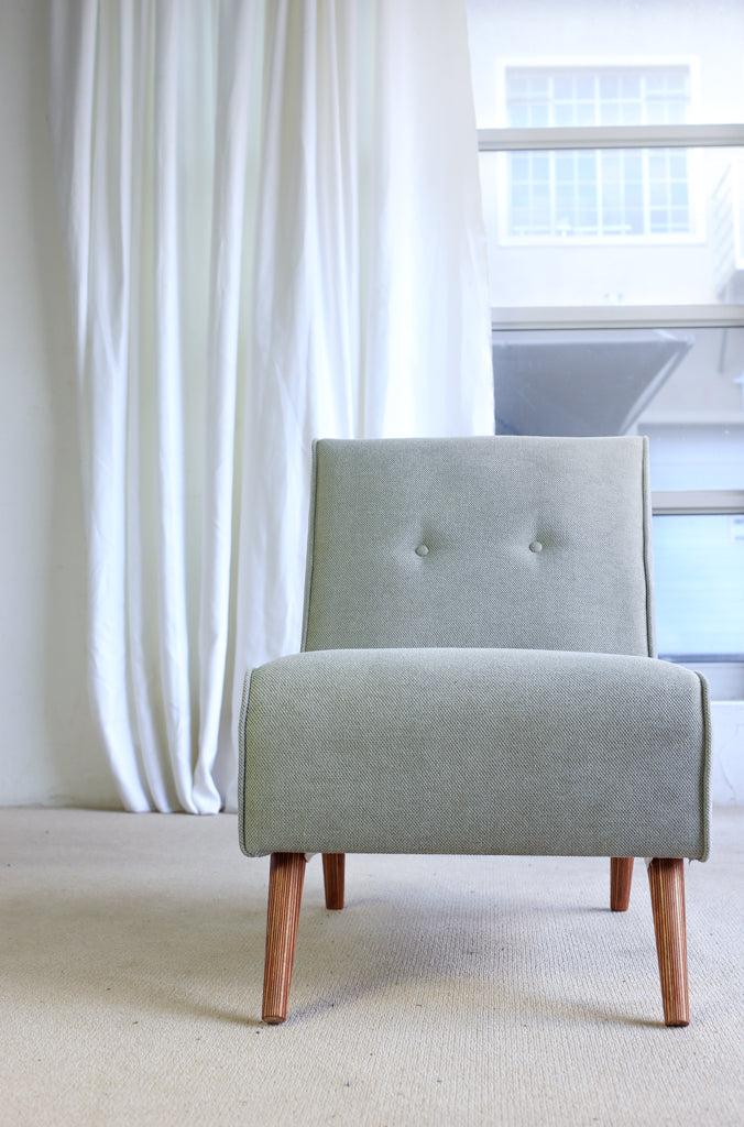 The Huisraad Modern Ladidah Slipper Chair