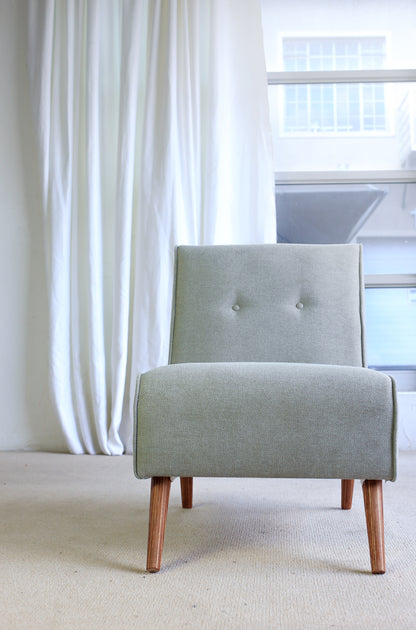The Huisraad Modern Ladidah Slipper Chair