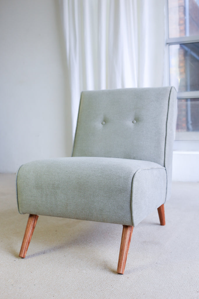 The Huisraad Modern Ladidah Slipper Chair
