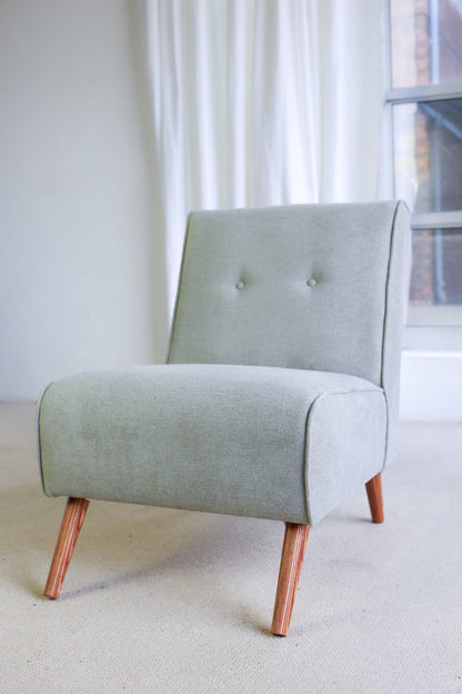 The Huisraad Modern Ladidah Slipper Chair
