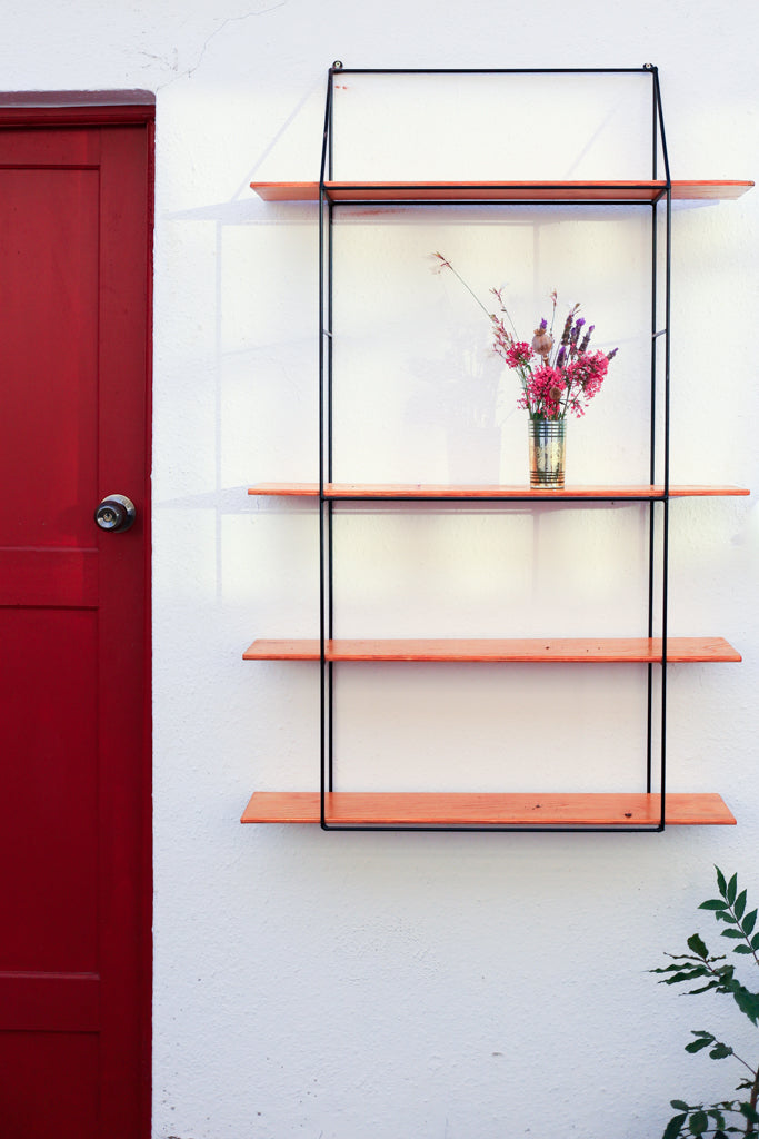 The Huisraad Modern Wallflower Shelf