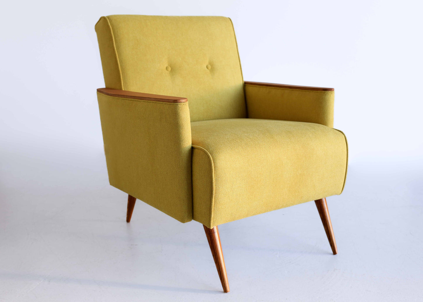 The Huisraad Modern Ladidah Armchair