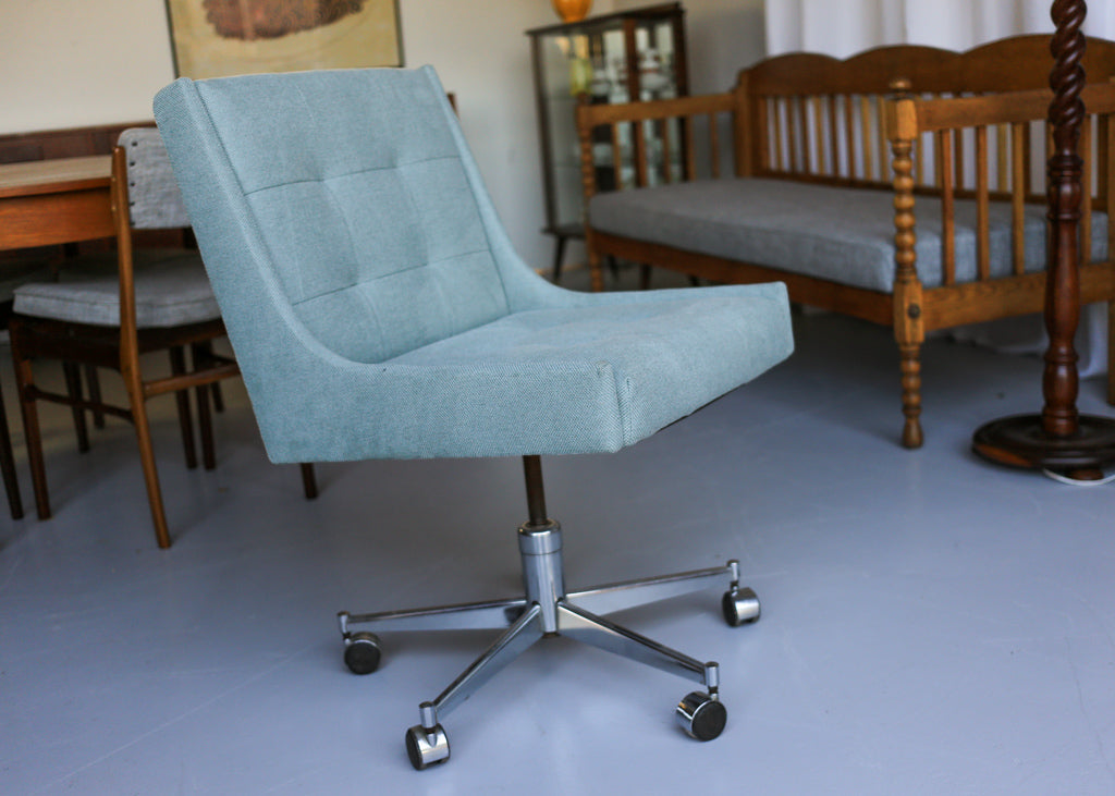 Mid-Century Desk Chair