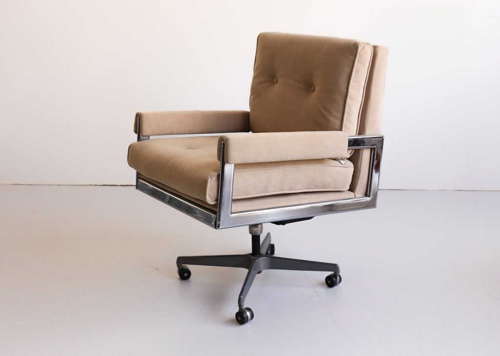 A 1970's Swivel Chair