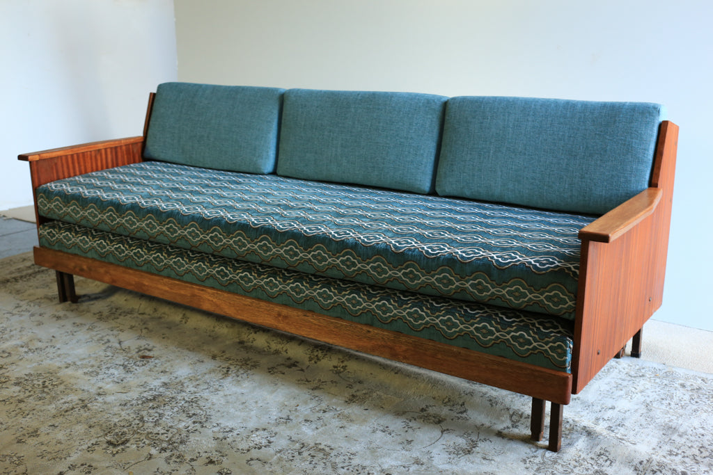 Retro Sleeper Sofa