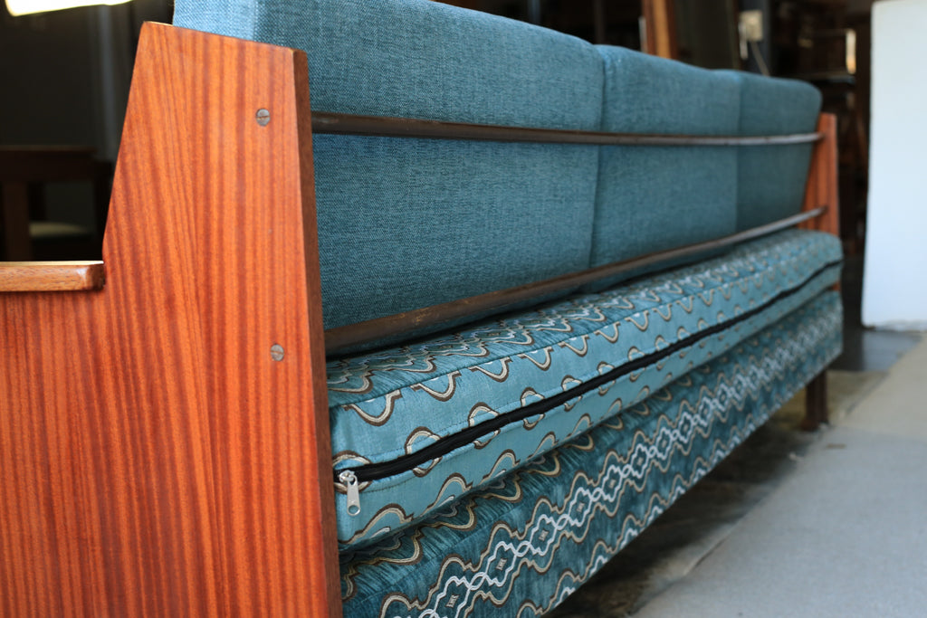 Retro Sleeper Sofa